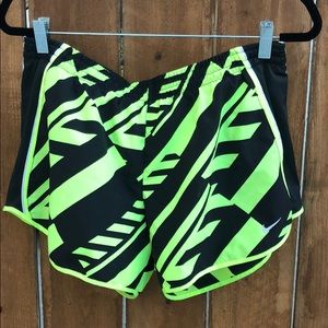 Nike Dri Fit shorts / Funky pattern!